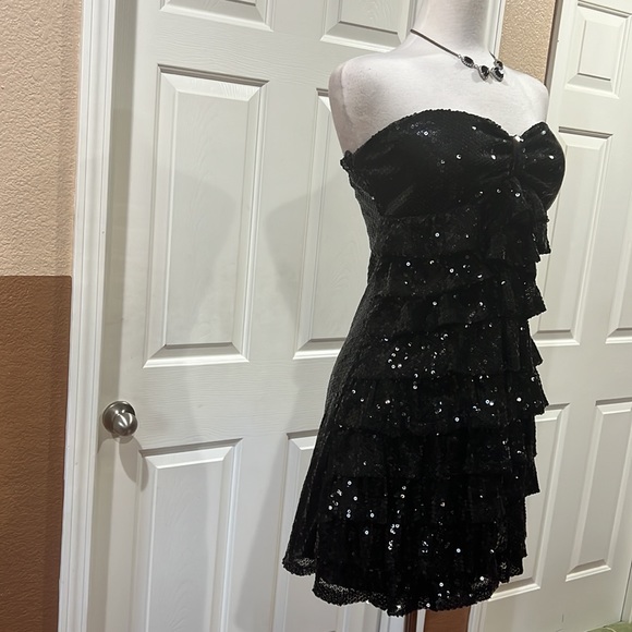 Rachael & Chloe Black Strapless Sequin Mini Dress - Picture 5 of 10
